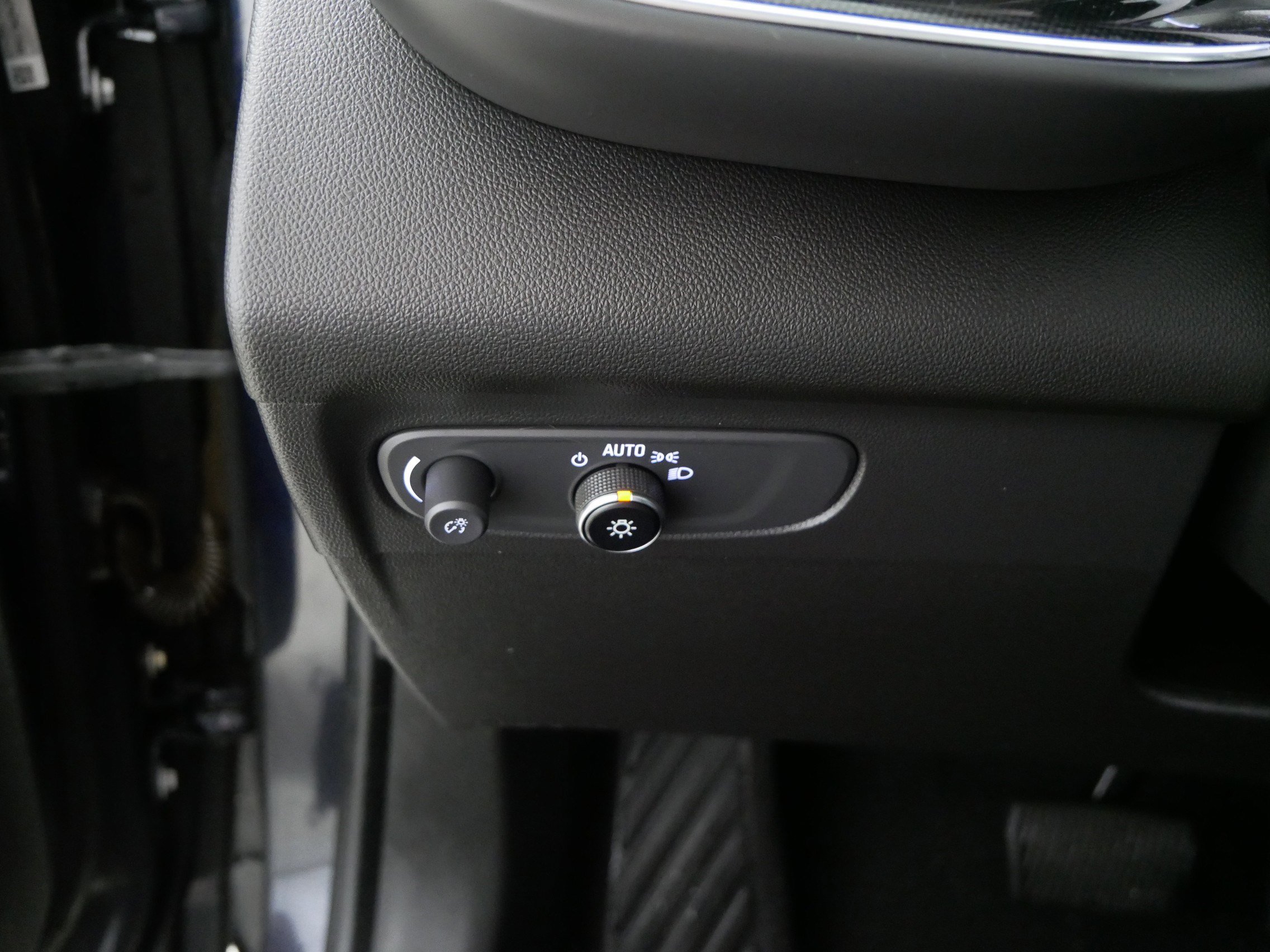 Used 2021 Buick Envision Essence image 26