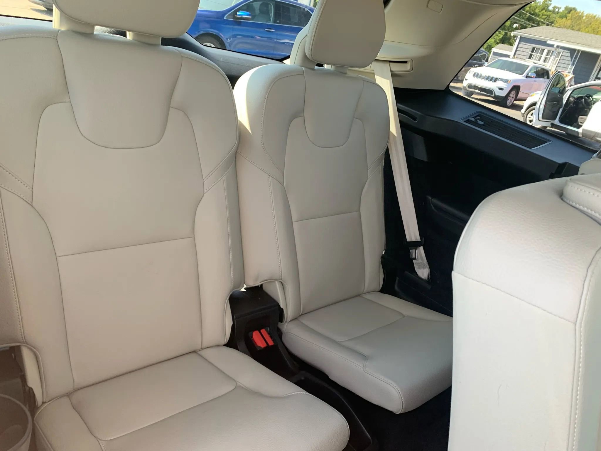 Used 2023 Volvo XC90 B5 Core w/ Protection Package Premier image 13