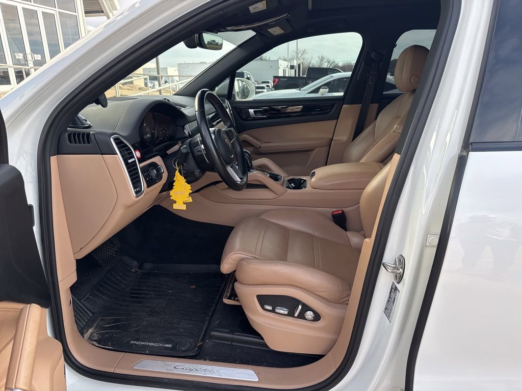 Used 2020 Porsche Cayenne image 10