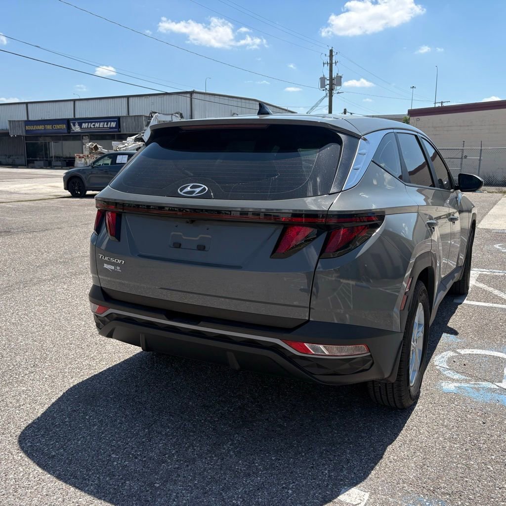 Used 2024 Hyundai Tucson SE image 3