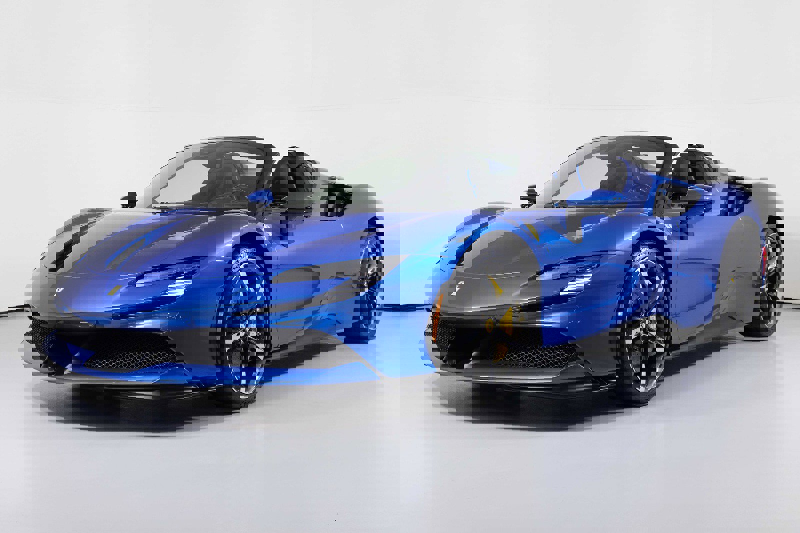 Used 2024 Ferrari SF90 Spider image 24