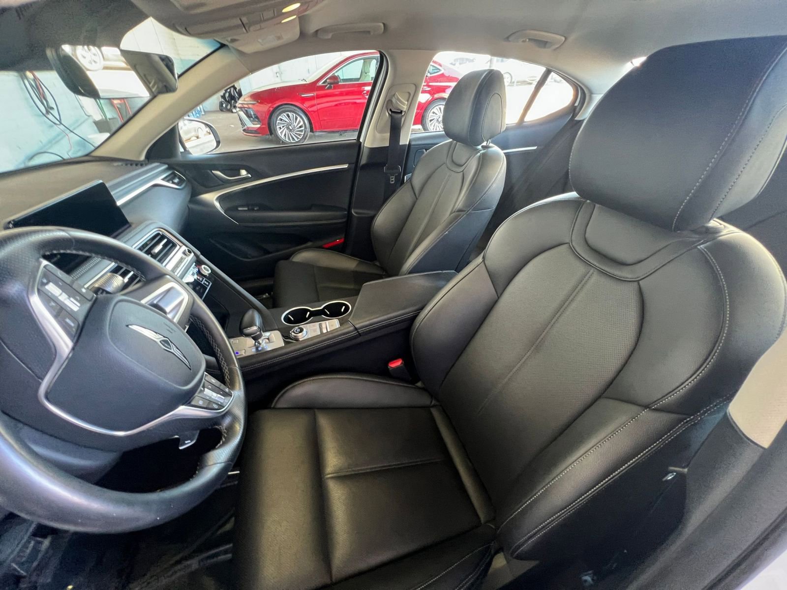 Used 2025 Genesis G70 2.5T image 36