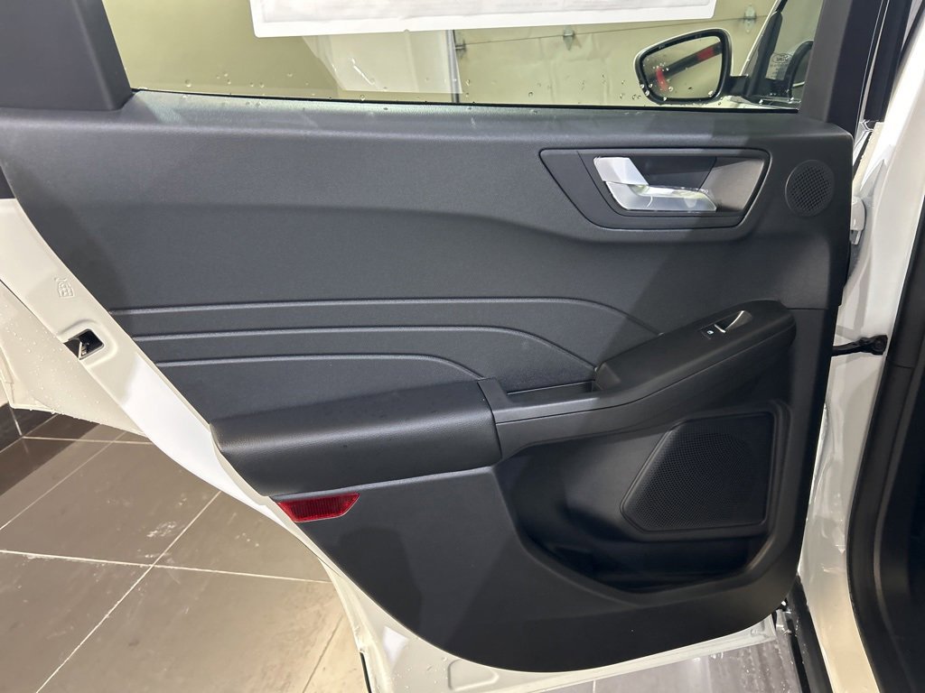 Used 2024 Ford Escape Base w/ PHEV Premium Package image 11