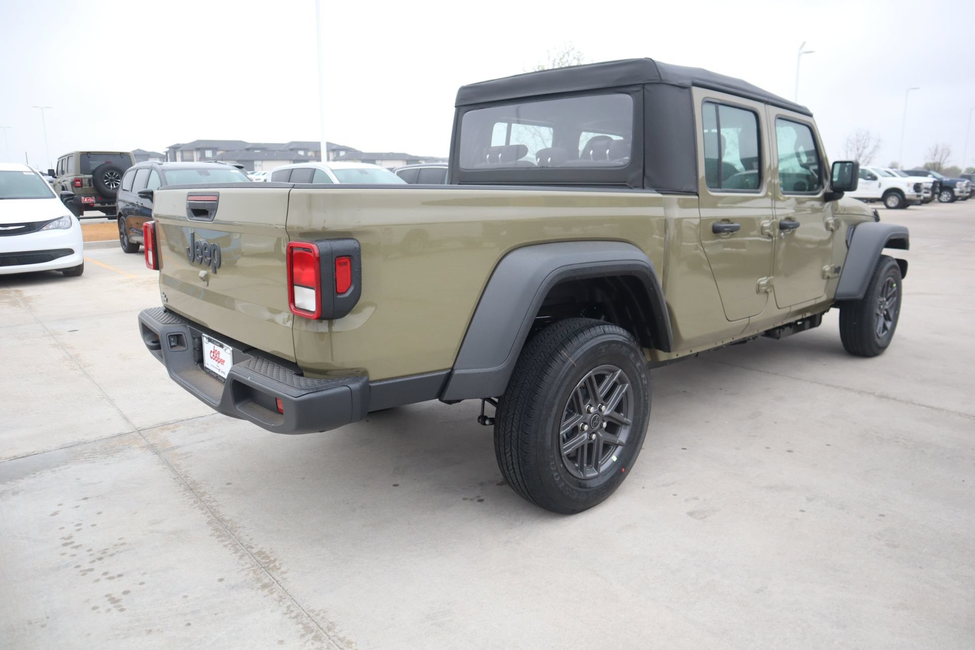 New 2026 Jeep Gladiator Sport AWD/4WD image 19