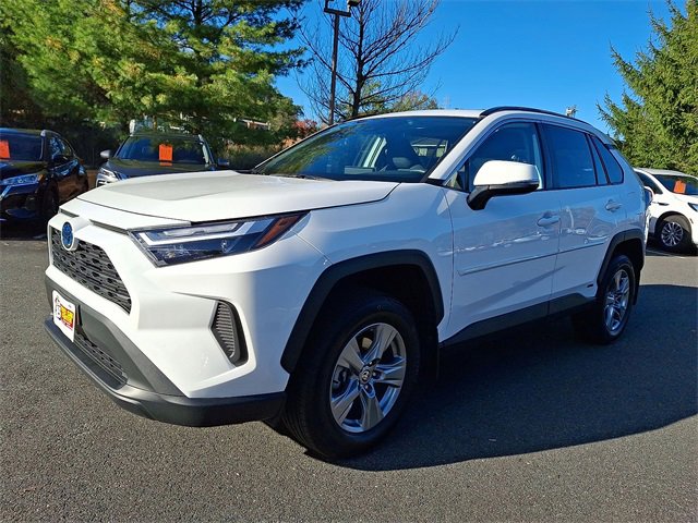 Used 2024 Toyota RAV4 XLE w/ Convenience Package image 10