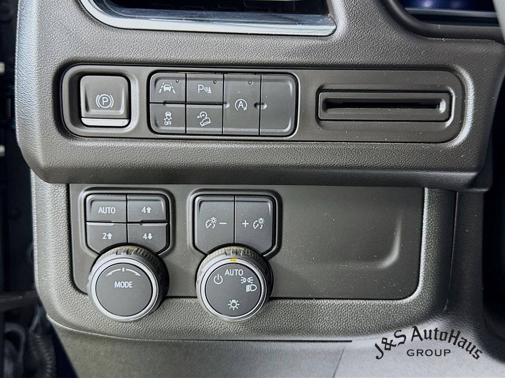Used 2023 Chevrolet Suburban Premier AWD/4WD image 10