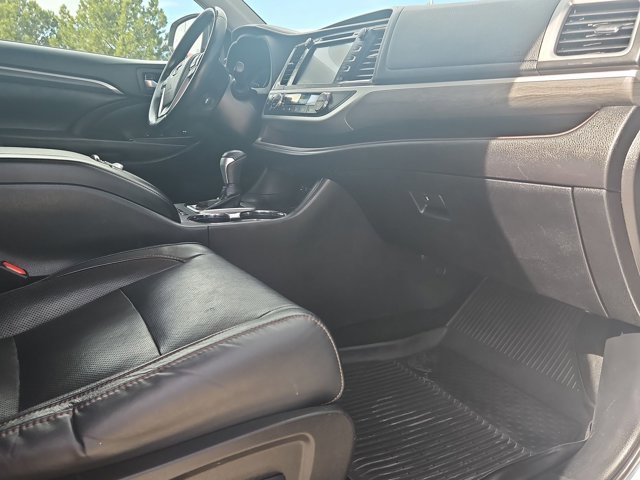 Used 2018 Toyota Highlander Limited w/ Protection Package #3 image 24
