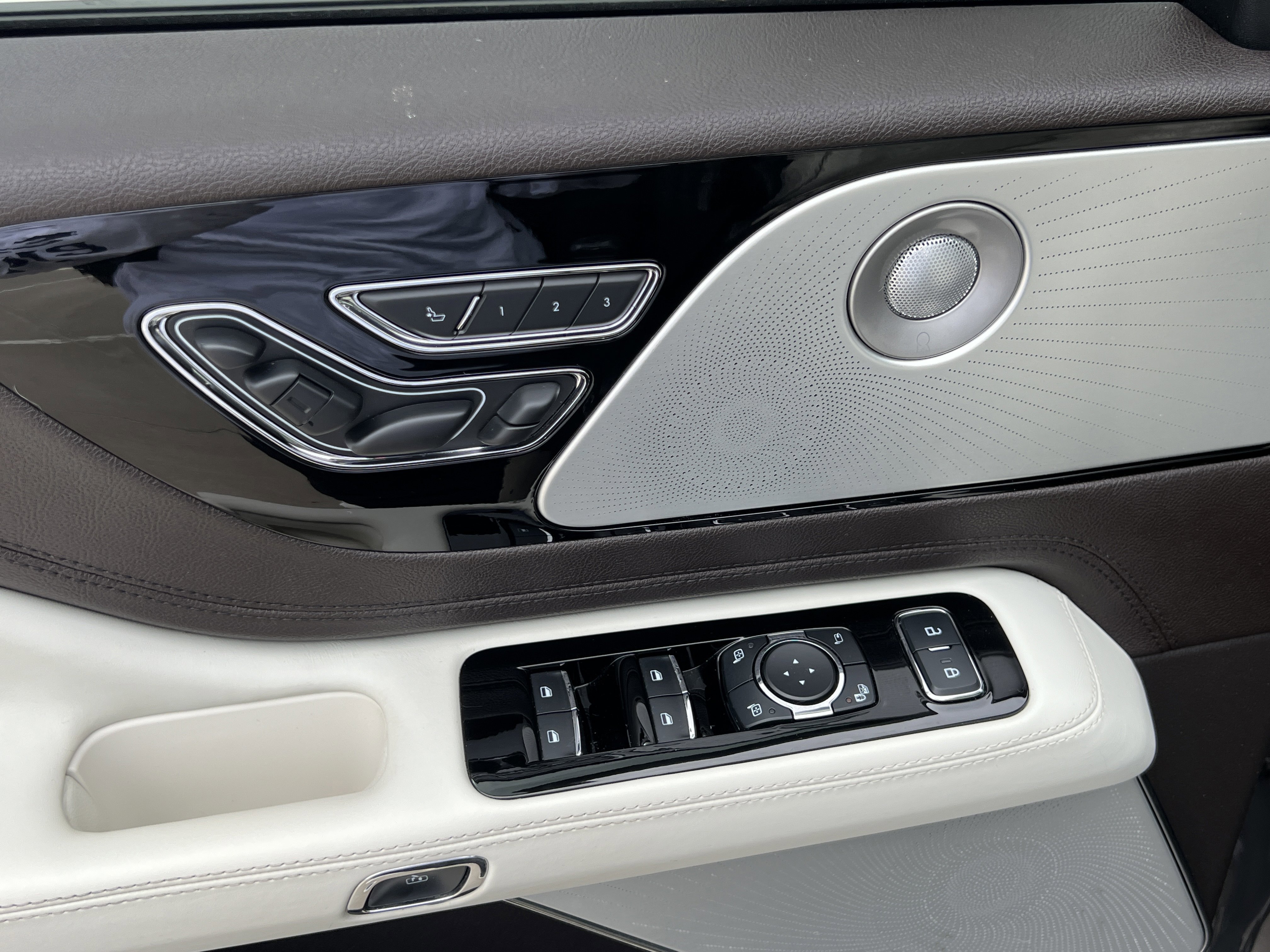 Certified 2023 Lincoln Aviator Black Label w/ Dynamic Handling Package AWD/4WD image 19