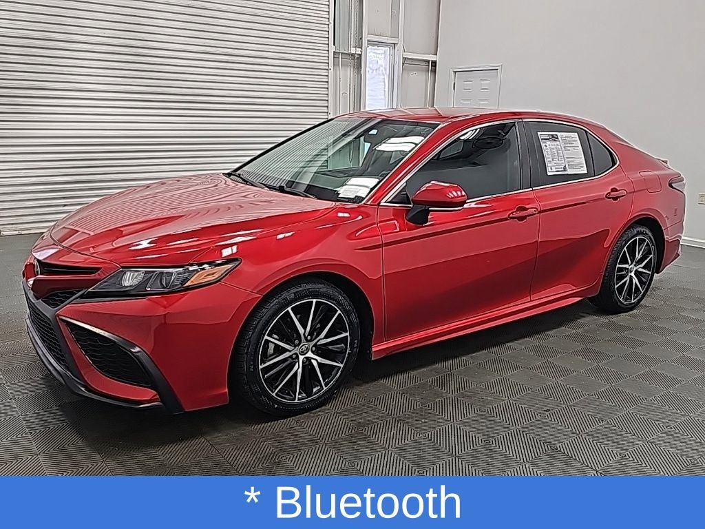 Used 2023 Toyota Camry SE image 5