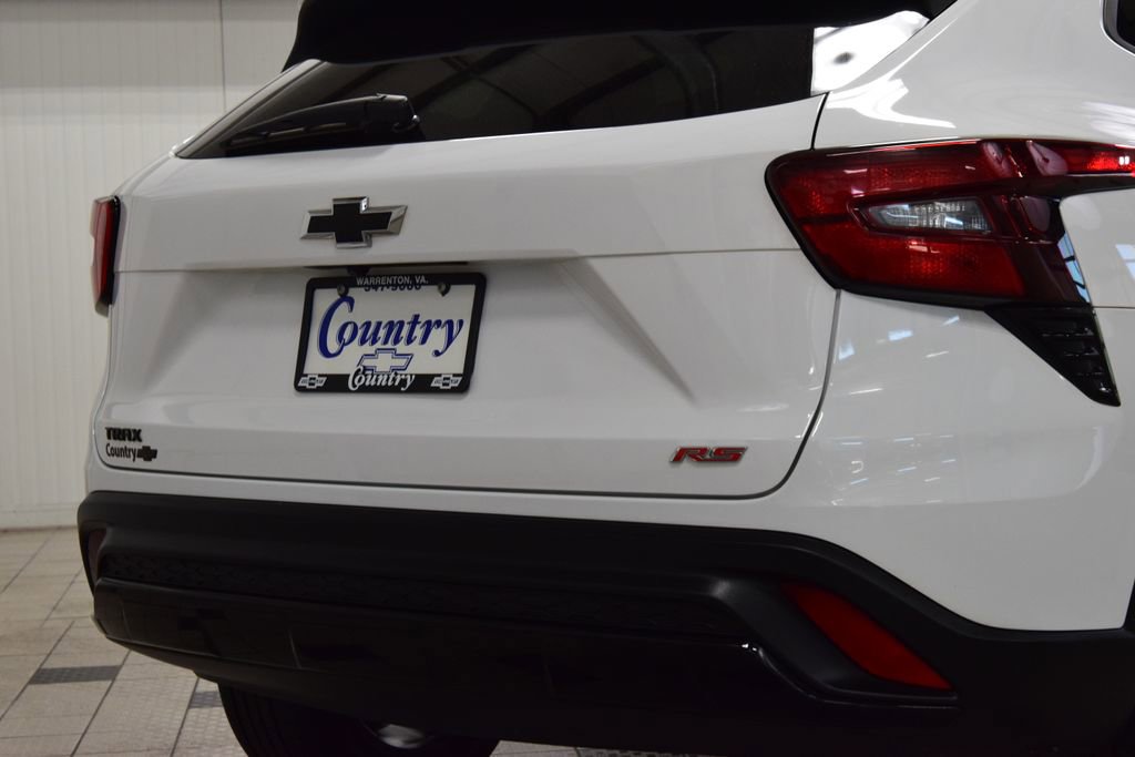 Used 2024 Chevrolet Trax RS FWD image 21