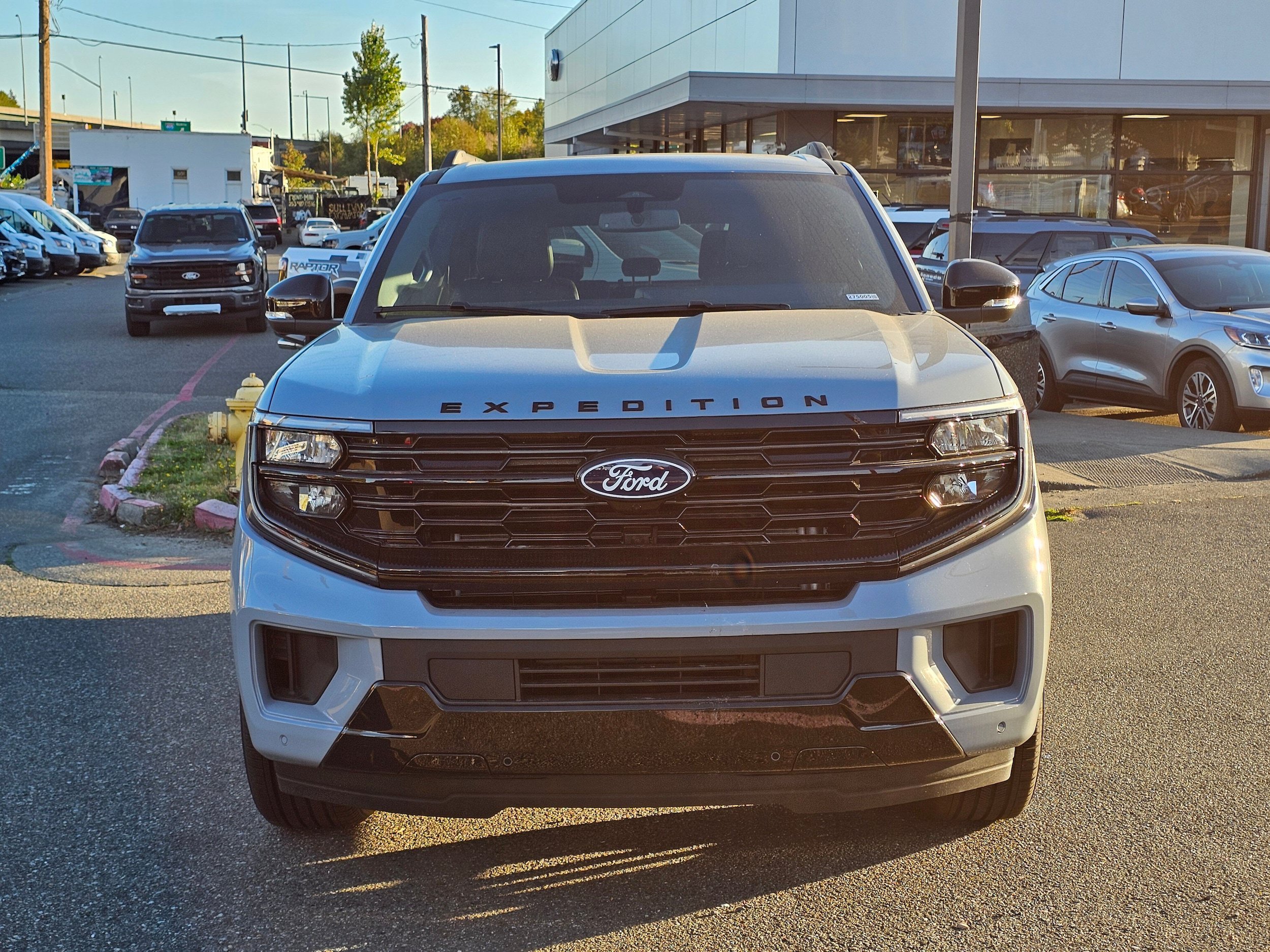 New 2027 Ford Expedition Max Platinum w/ Stealth Performance Package AWD/4WD image 2