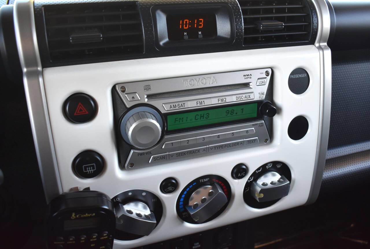 Used 2010 Toyota FJ Cruiser 4WD image 34