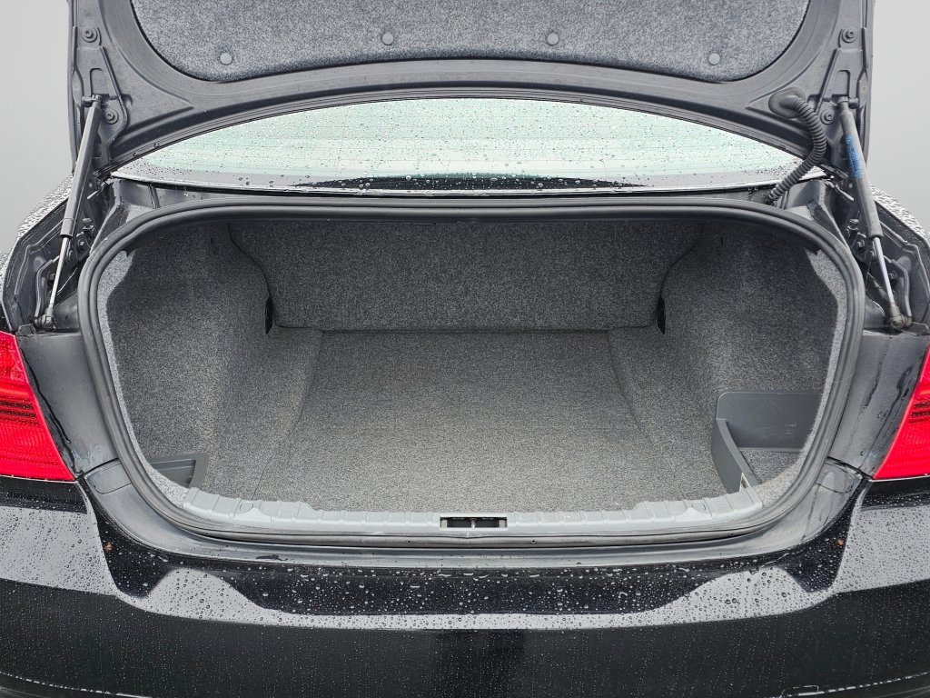 Used 2006 BMW 325xi Sedan image 14