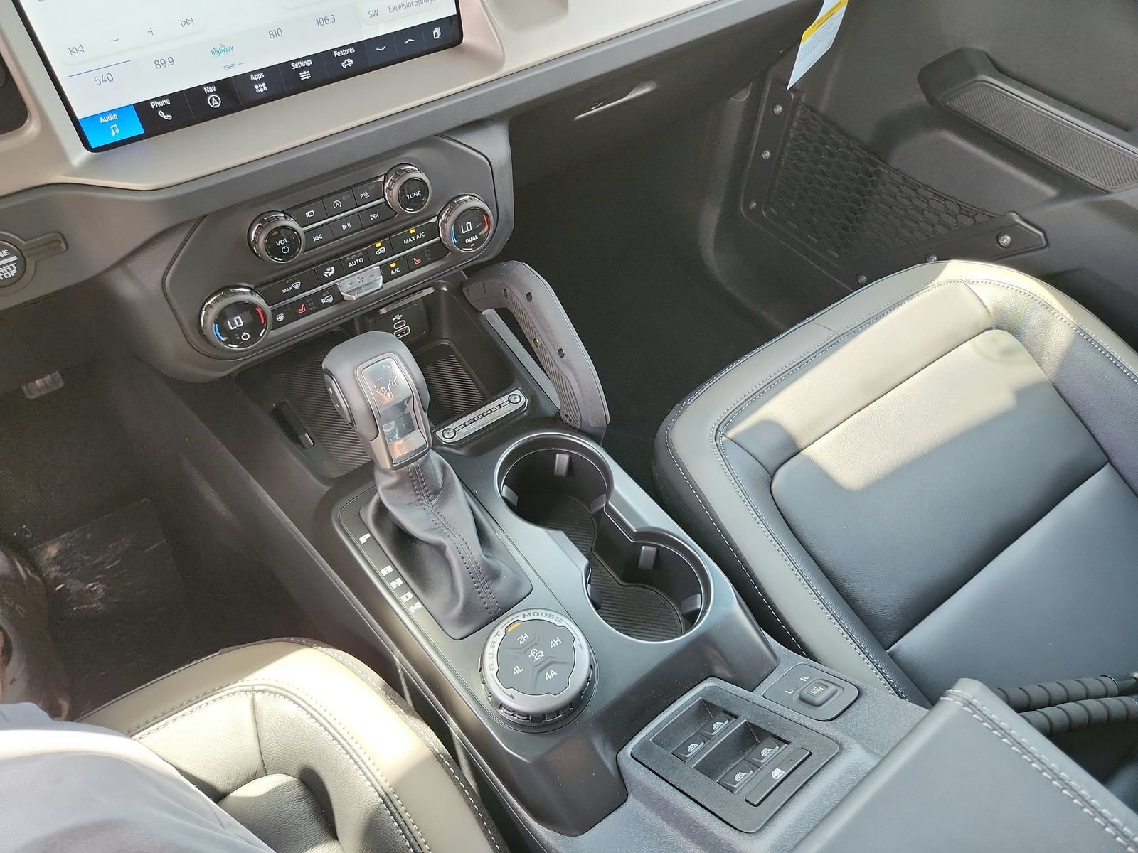 New 2026 Ford Bronco Outer Banks w/ Sasquatch Package AWD/4WD image 17