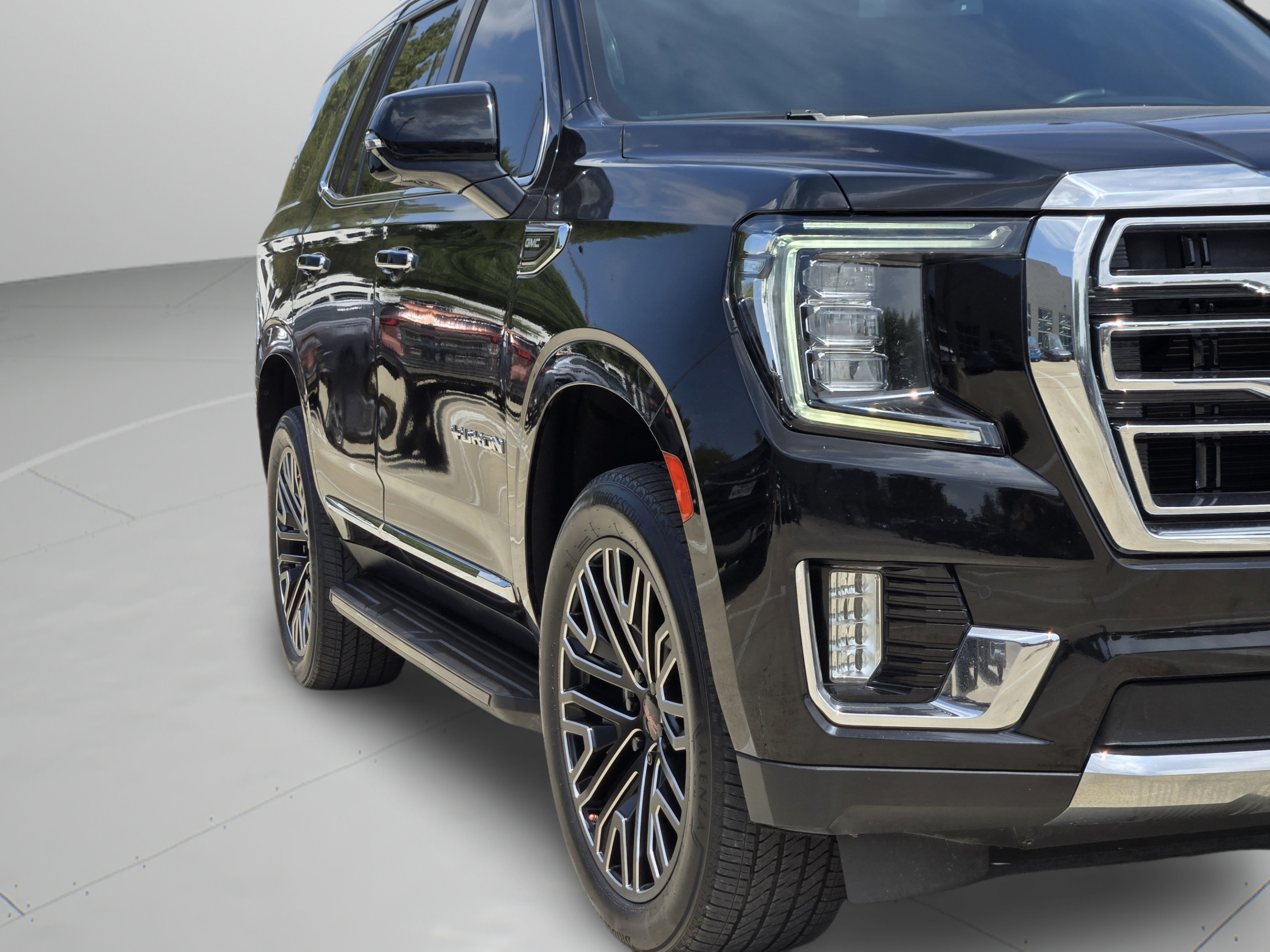 Used 2021 GMC Yukon SLT w/ SLT Luxury Plus Package AWD/4WD image 32