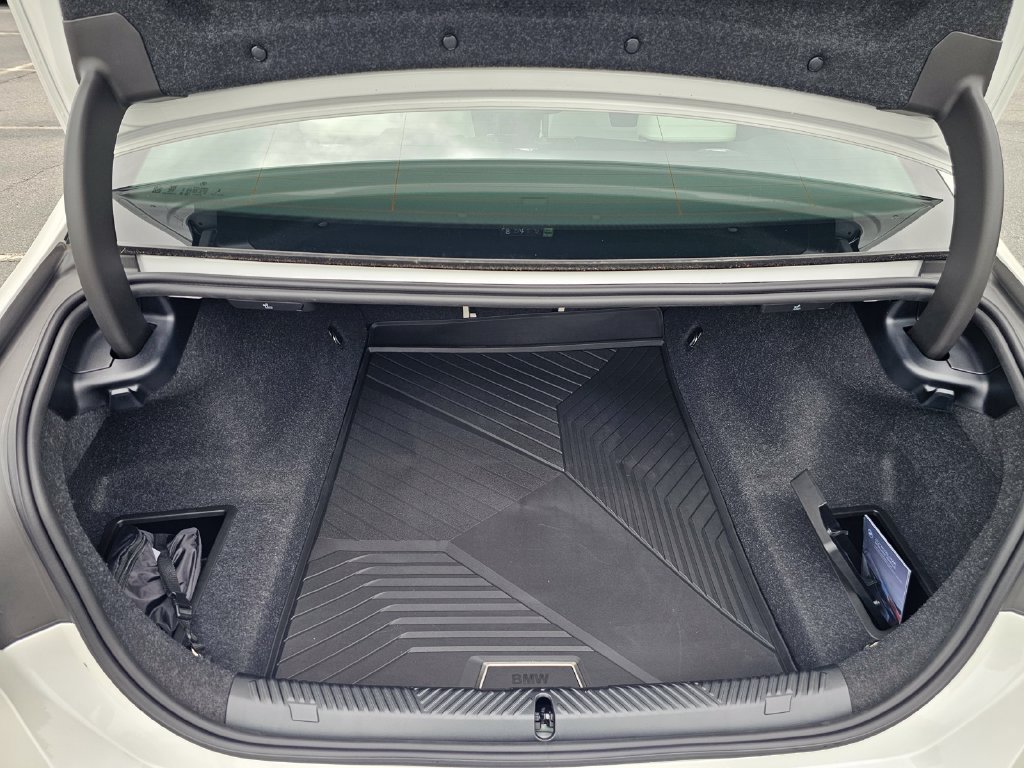 New 2027 BMW 530i w/ Convenience Package RWD image 25