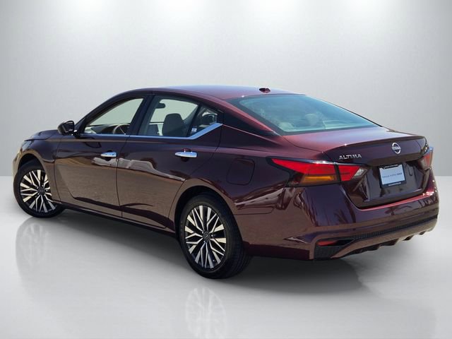 Used 2024 Nissan Altima 2.5 SV FWD image 6