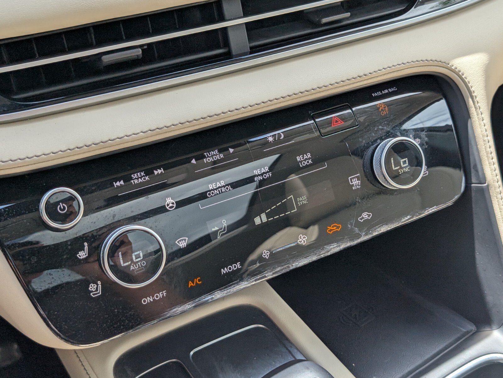 Used 2023 INFINITI QX60 Luxe w/ Performance Audio Package FWD image 27