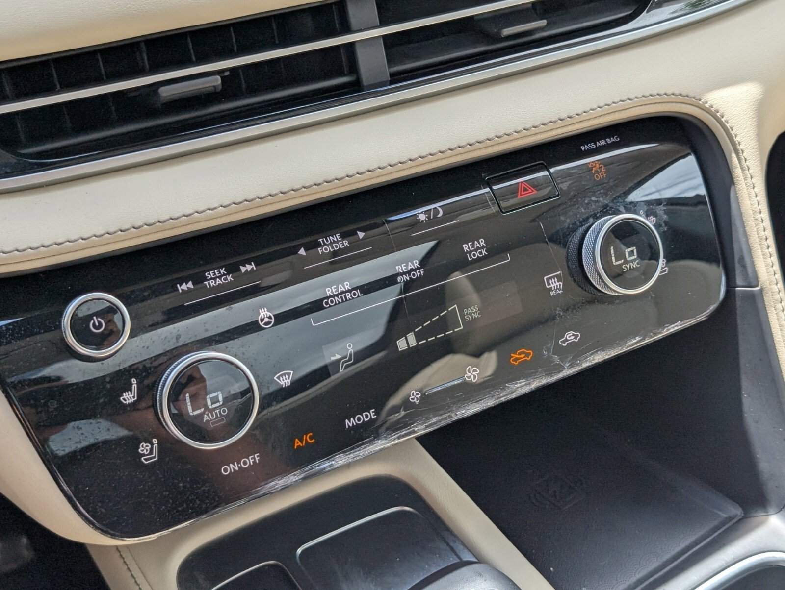 Used 2023 INFINITI QX60 Luxe w/ Performance Audio Package FWD image 27