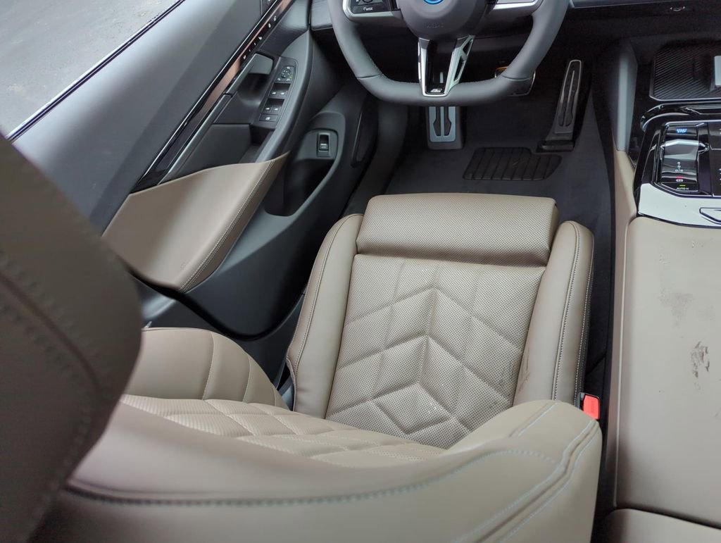 New 2024 BMW i5 eDrive40i w/ M Sport Package image 26