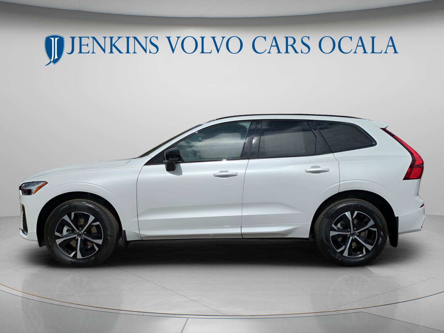 New 2026 Volvo XC60 B5 Core w/ Climate Package image 9