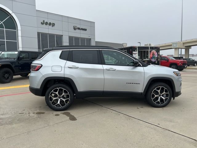Used 2026 Jeep Compass Limited AWD/4WD image 14