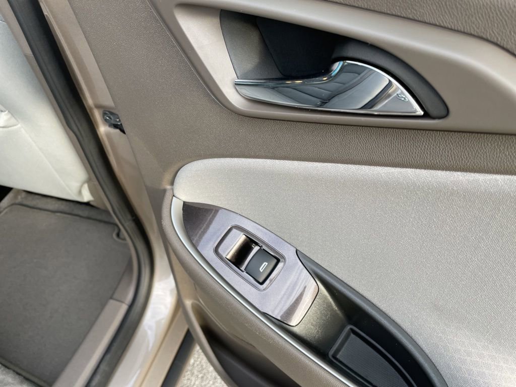 Used 2025 Chevrolet Malibu LT image 38