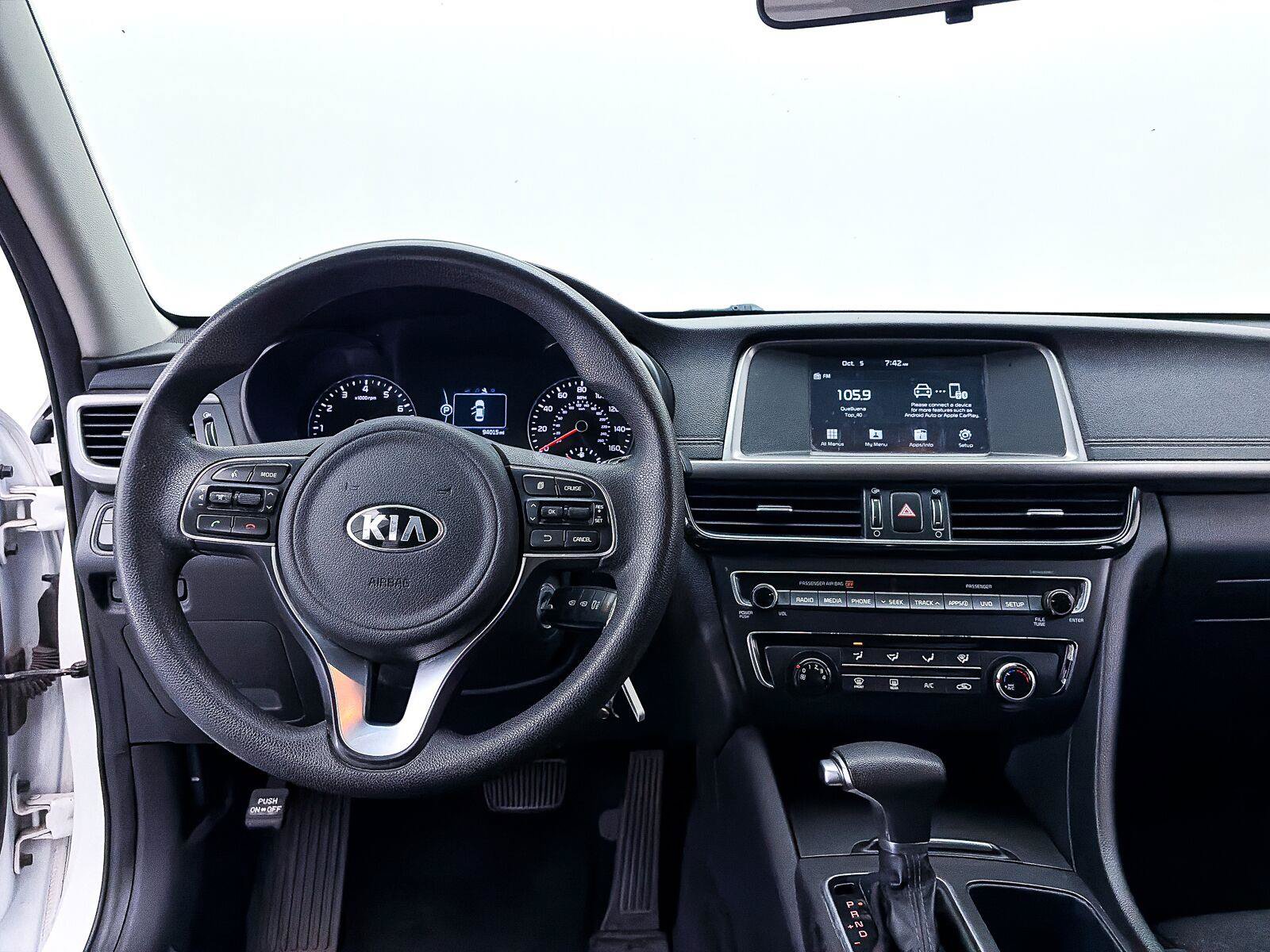 Used 2018 Kia Optima LX w/ 17" Alloy Wheels Package FWD image 3