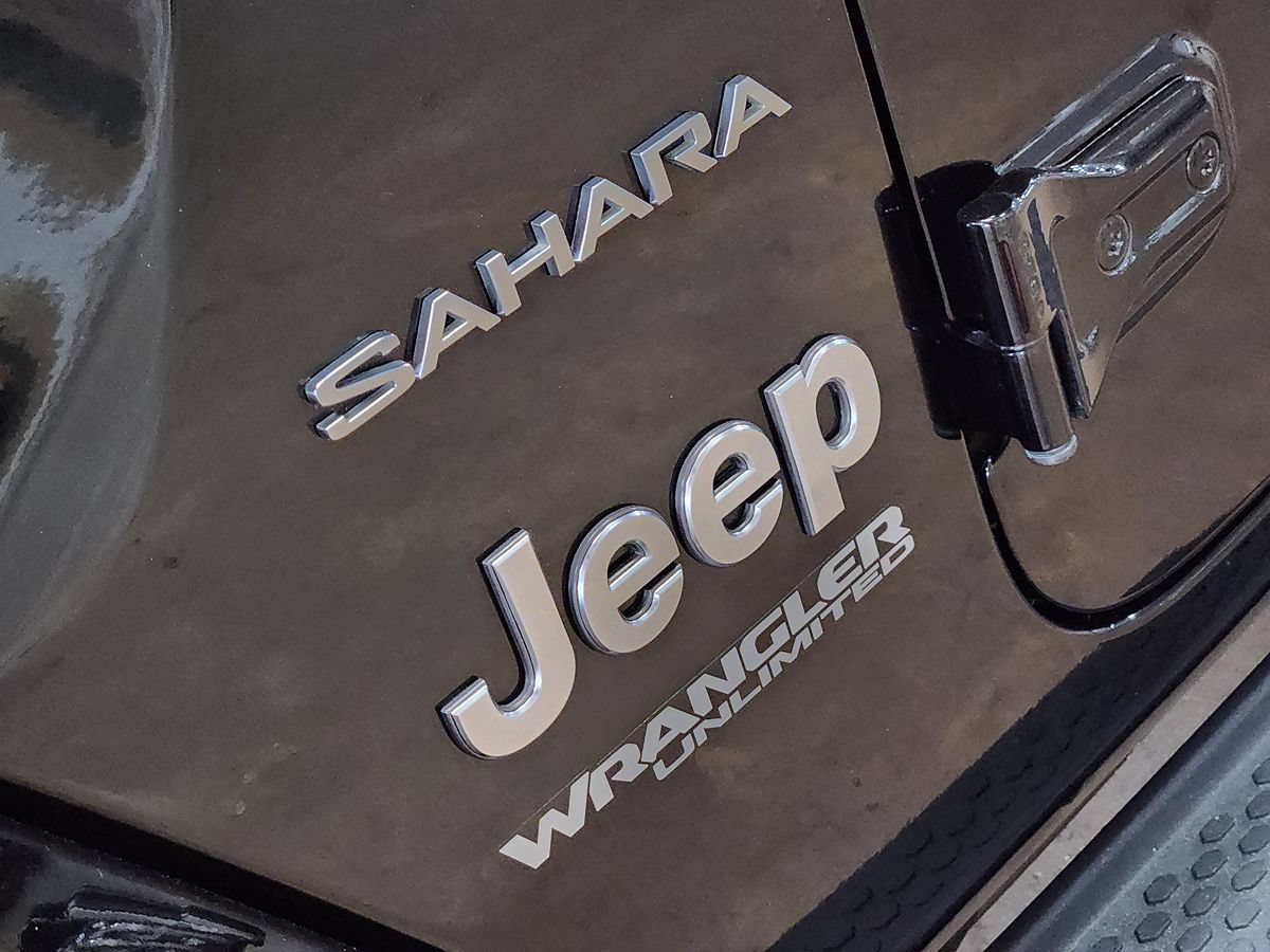 Used 2020 Jeep Wrangler Unlimited Sahara AWD/4WD image 25