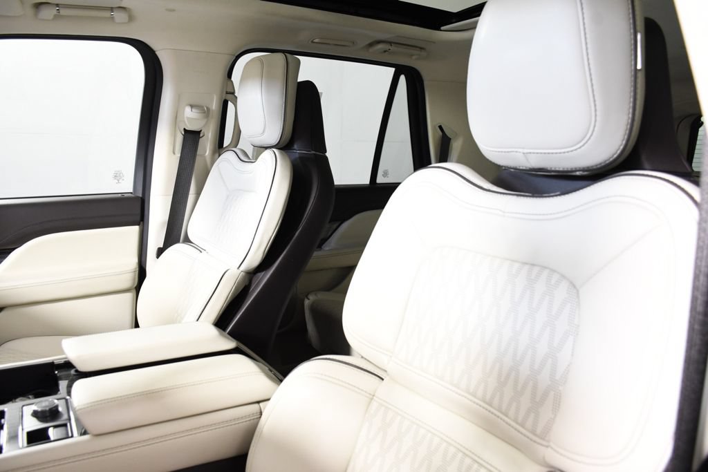 Used 2022 Lincoln Navigator L Black Label AWD/4WD image 16