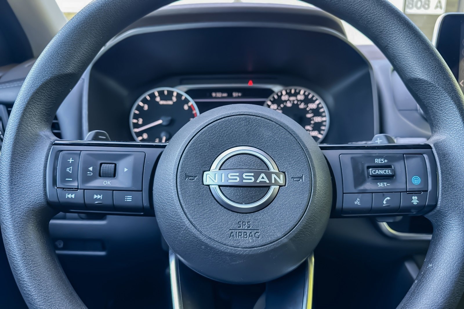 Used 2023 Nissan Rogue SV image 31