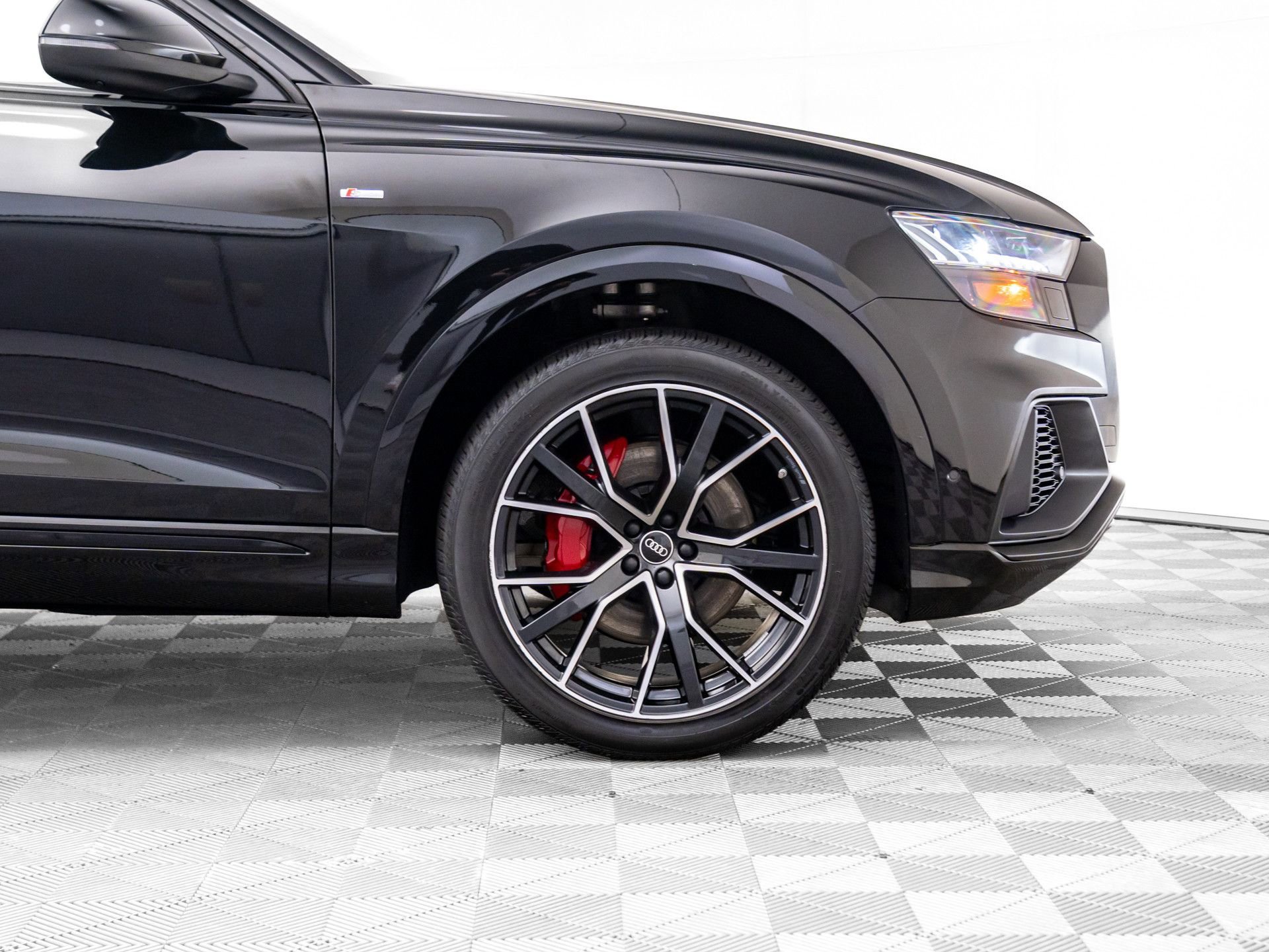 Used 2023 Audi Q8 Premium Plus image 31