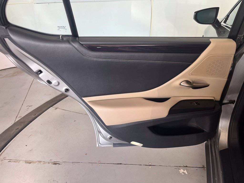 Used 2021 Lexus ES 250 w/ Premium Package AWD/4WD image 27