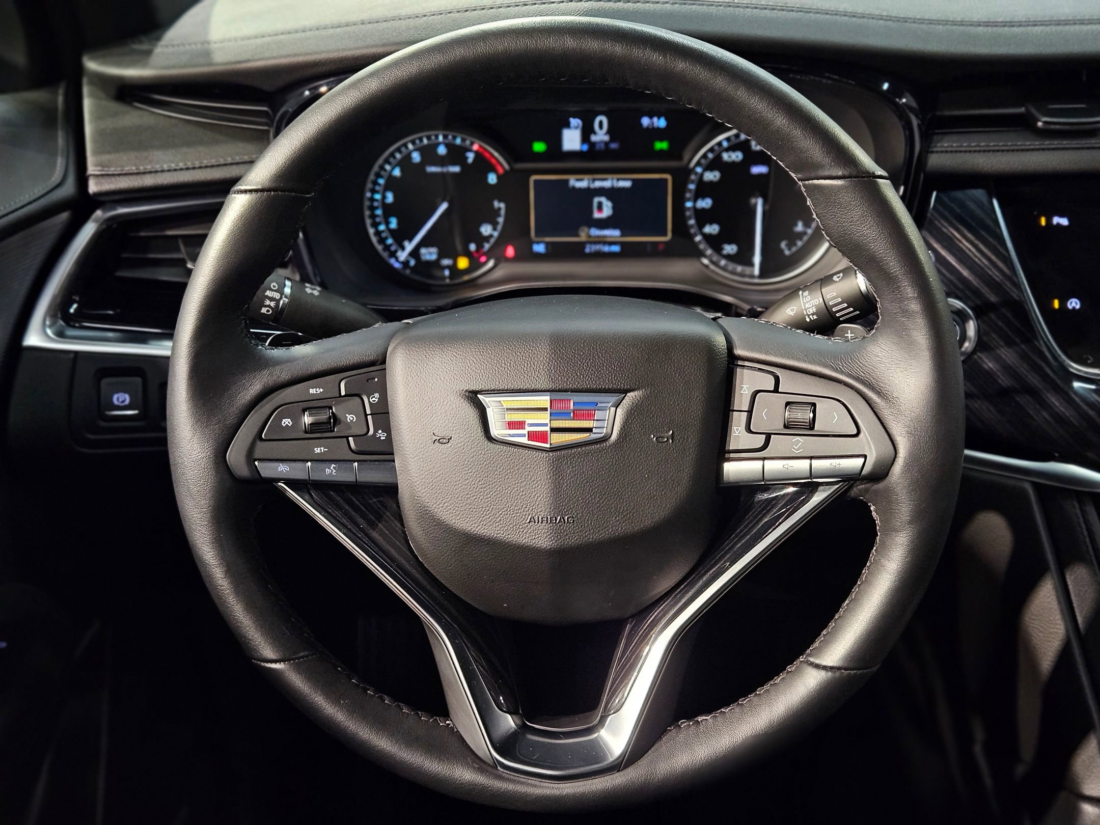 Used 2025 Cadillac XT6 Premium Luxury image 28