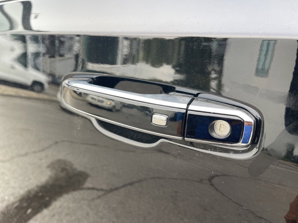 New 2025 Chevrolet Tahoe High Country image 13