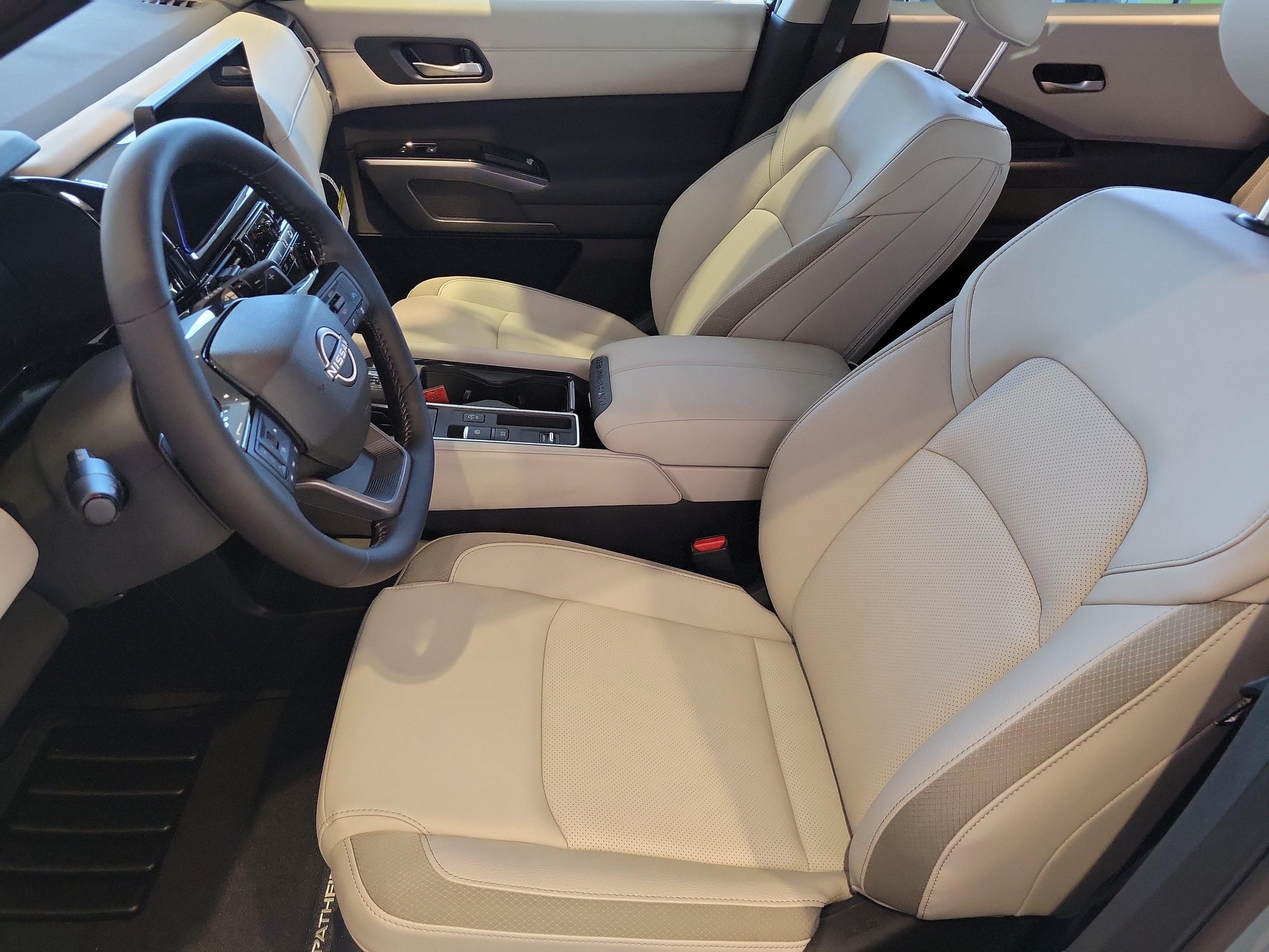 New 2026 Nissan Pathfinder SL FWD image 9