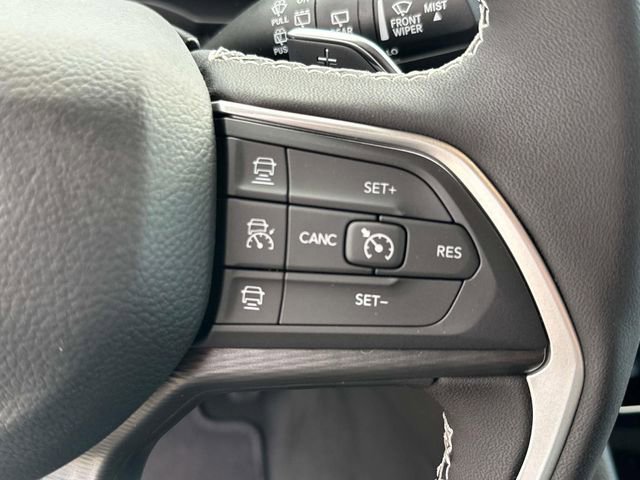 New 2025 Jeep Grand Cherokee Altitude RWD image 17