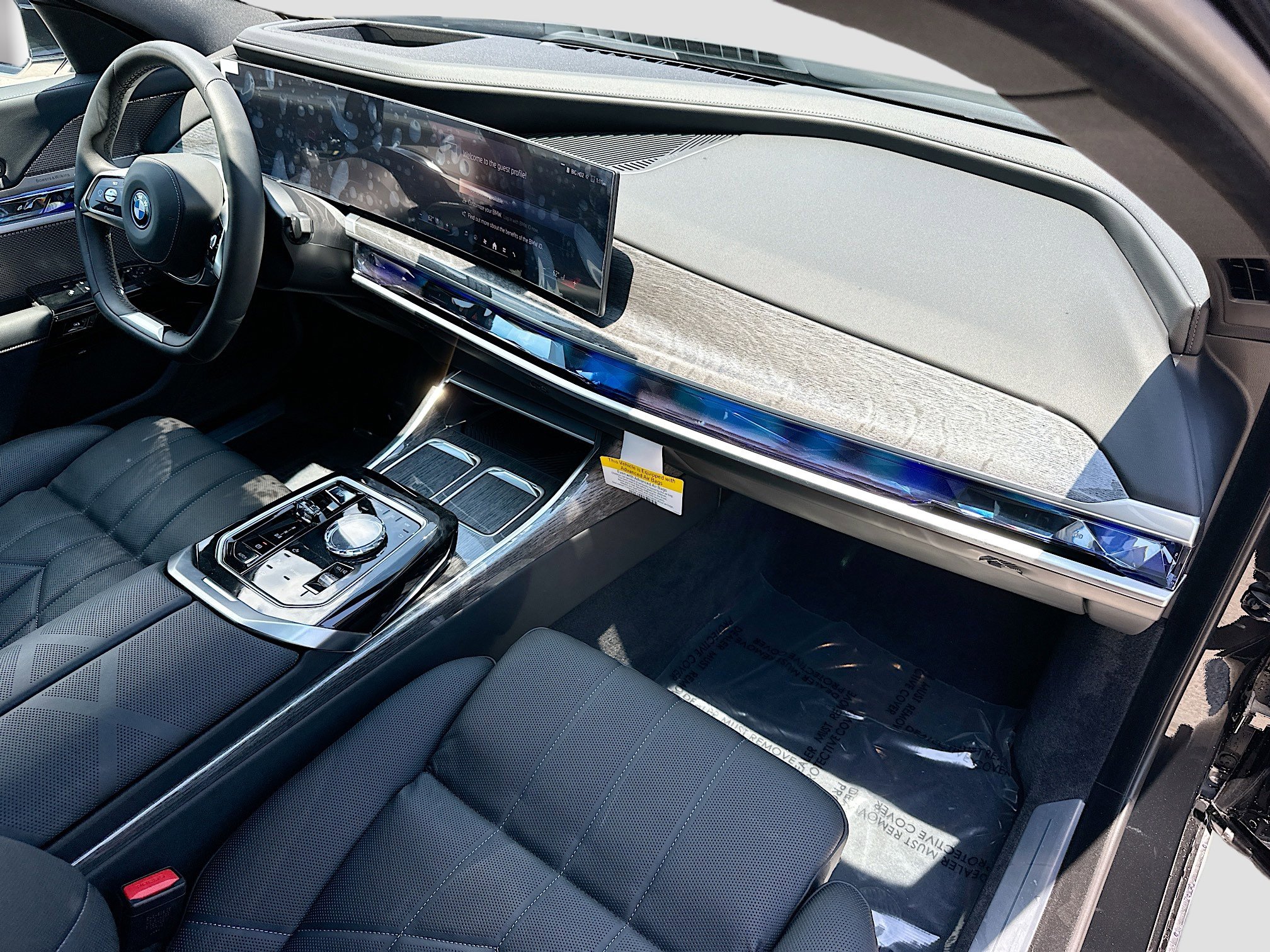 Used 2024 BMW i7 xDrive60 w/ Executive Package image 35