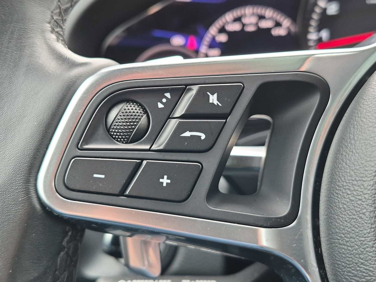 Used 2019 Porsche Cayenne AWD/4WD image 26