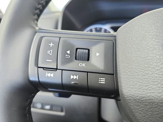 Used 2025 Nissan Rogue SV image 25