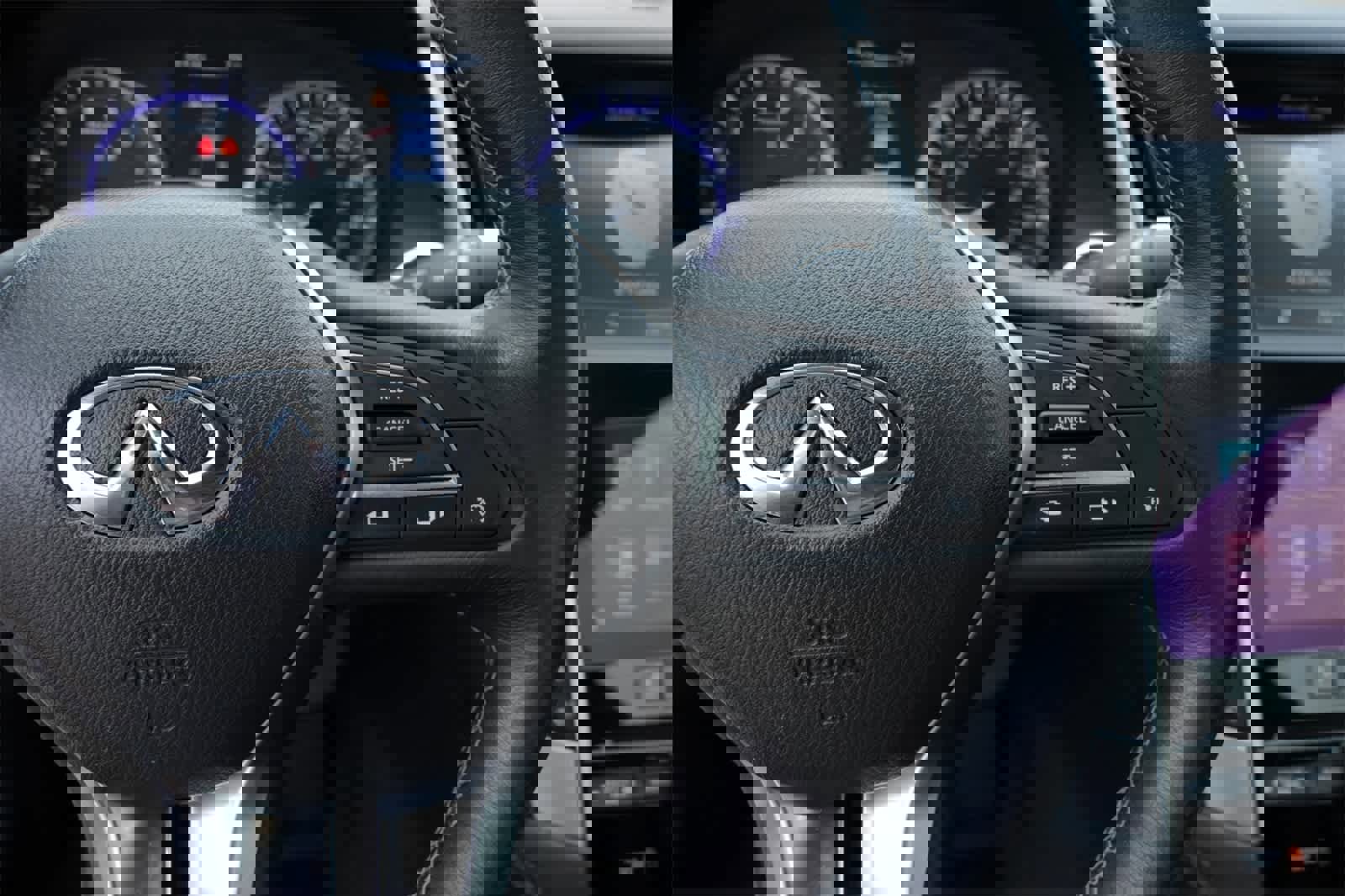 Used 2018 INFINITI Q60 3.0t Luxe w/ Cargo Package image 10