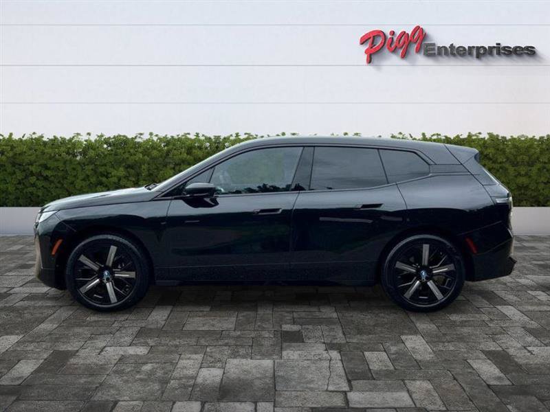 Used 2025 BMW iX xDrive50 AWD/4WD image 3