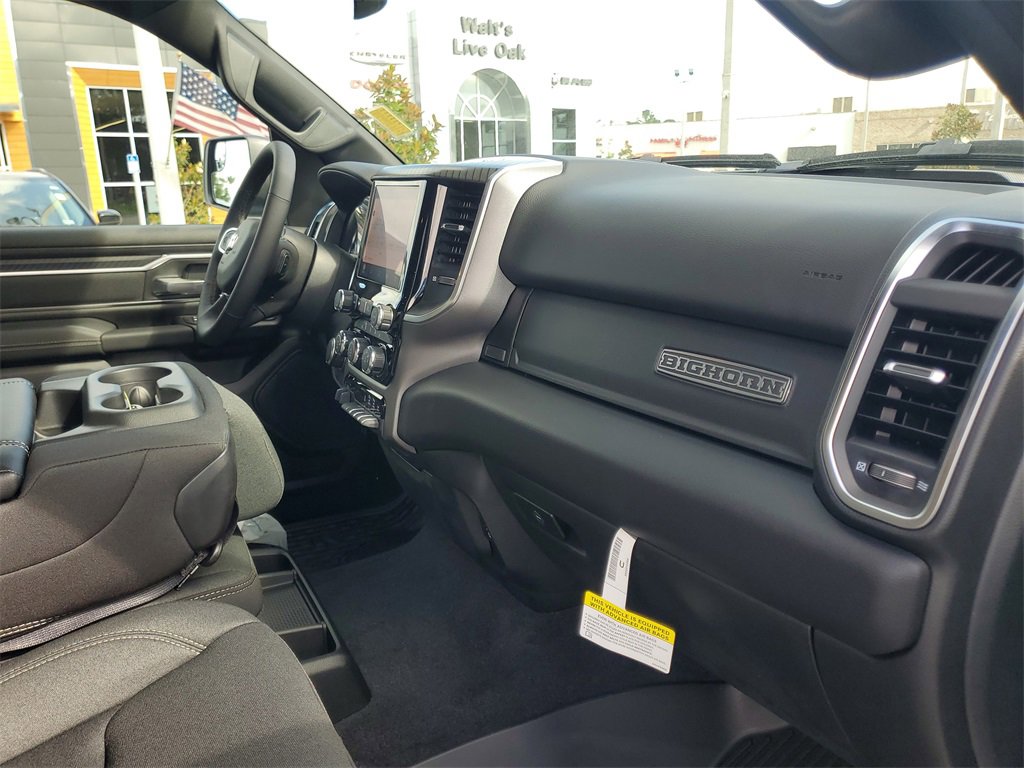 New 2025 RAM 1500 4x4 Crew Cab image 29