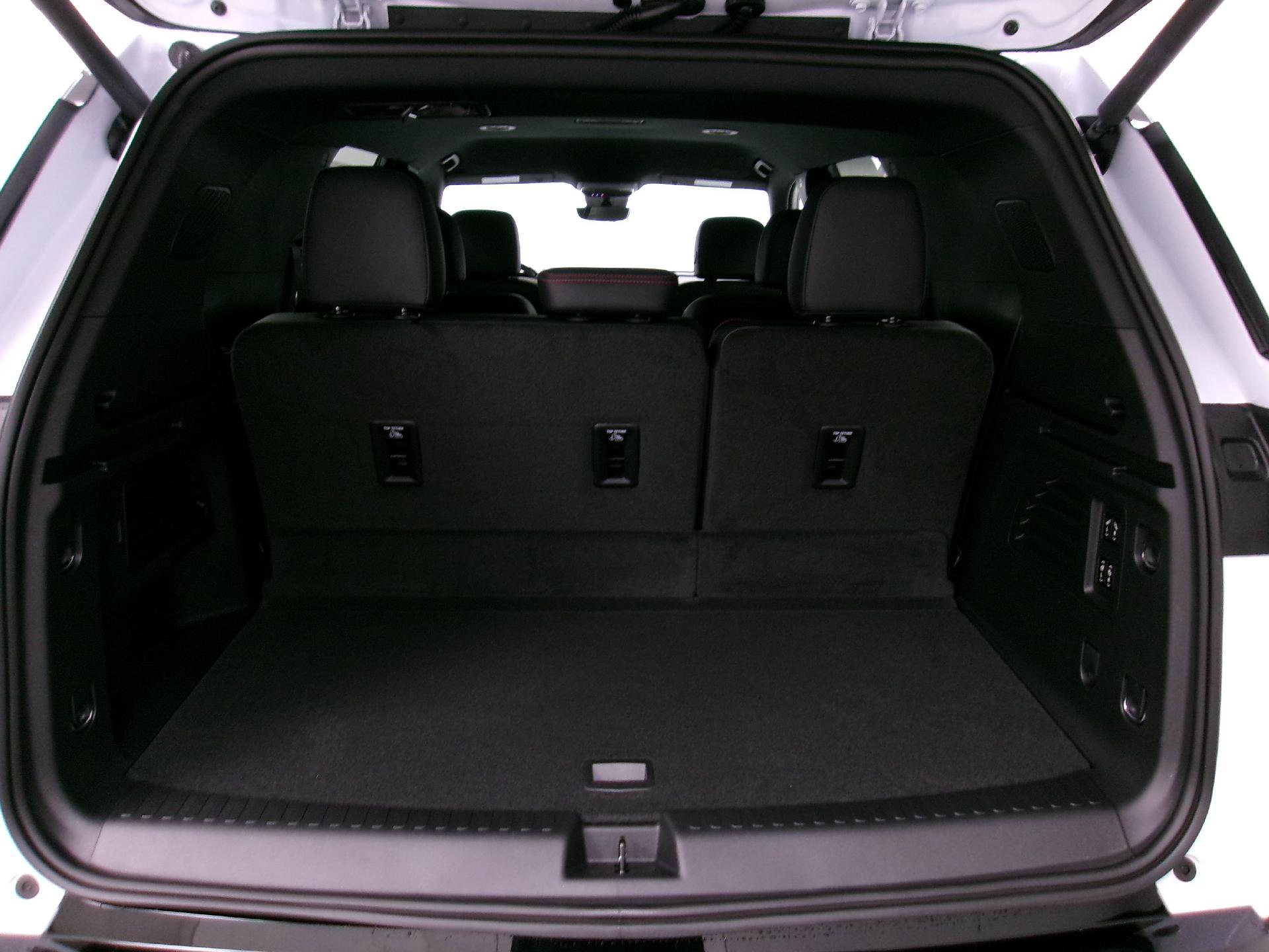 New 2026 Chevrolet Traverse RS w/ LPO, Floor Liner Package image 13
