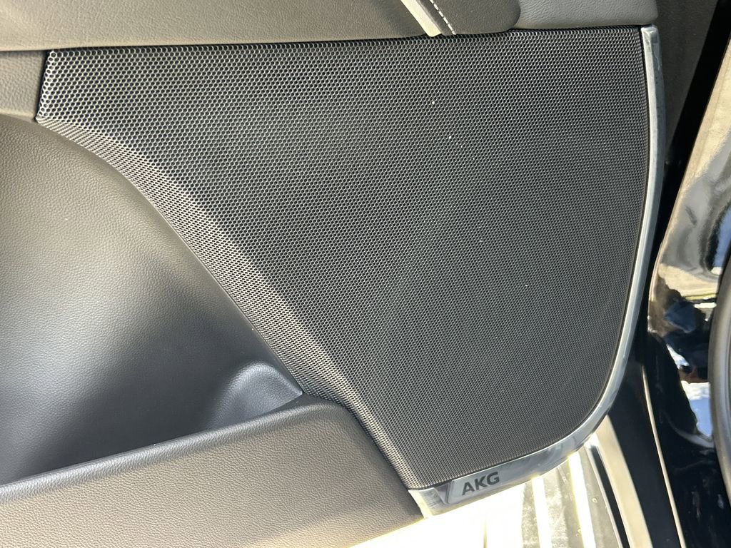 Certified 2023 Cadillac Escalade Premium Luxury image 21