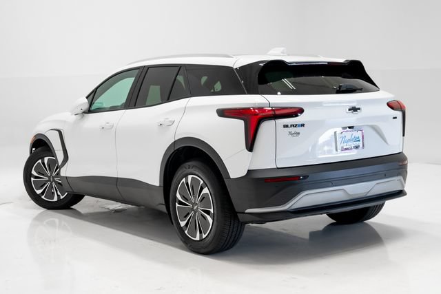 Used 2024 Chevrolet Blazer EV LT AWD/4WD image 32