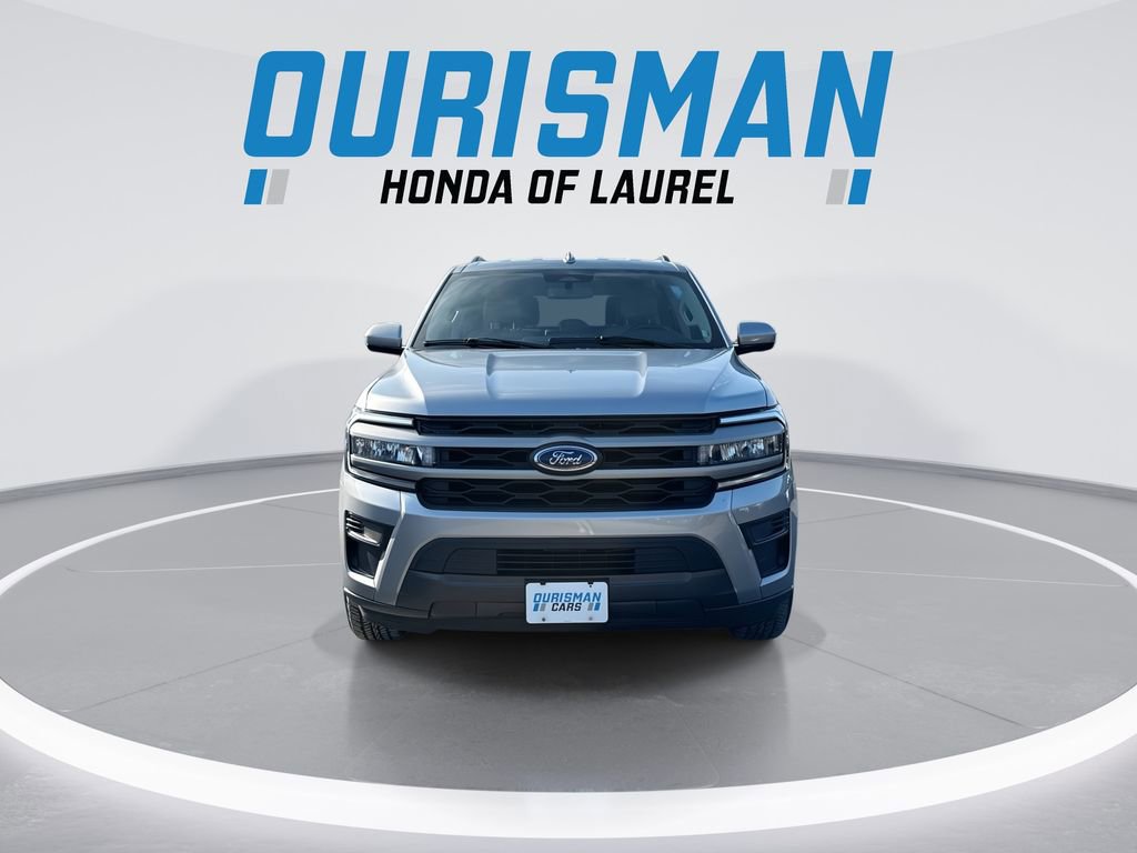 Used 2024 Ford Expedition Max XLT image 3