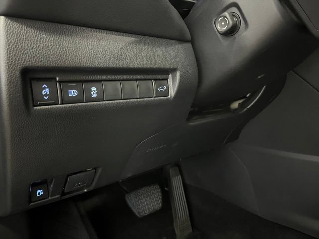 Certified 2022 Toyota Venza XLE AWD/4WD image 16