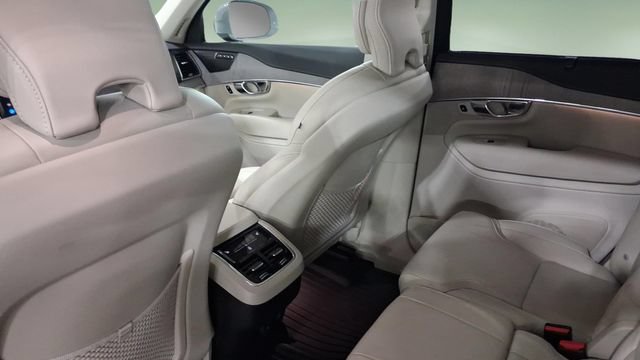 Used 2024 Volvo XC90 B6 Ultimate w/ Protection Package Premier AWD/4WD image 23