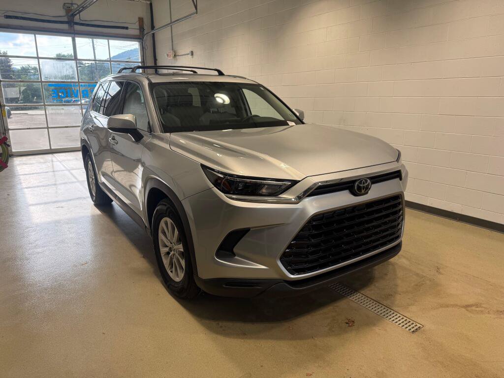 Used 2025 Toyota Grand Highlander AWD Hybrid image 7